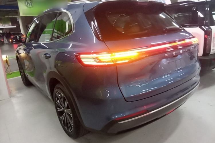 Used Geely Galaxy Xingjian 7 EM-i 2025 120km Navigator Edition Exterior 2