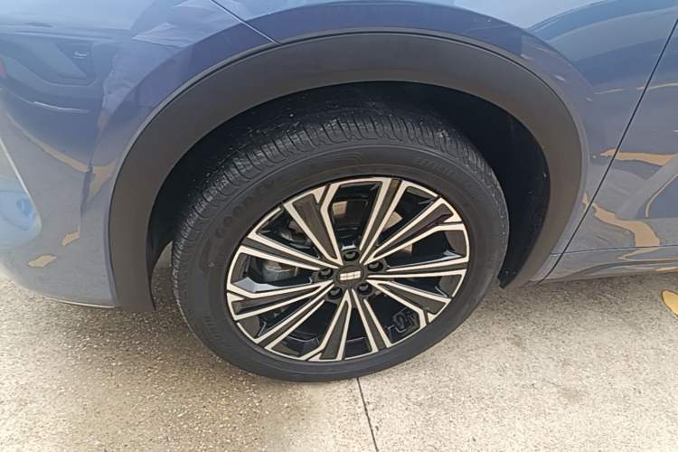 Used Geely Galaxy Xingjian 7 EM-i 2025 120km Navigator Edition Exterior 2