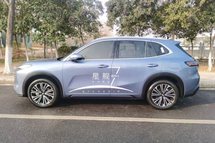 Used Geely Galaxy Xingjian 7 EM-i 2025 120km Navigator Edition Exterior 3