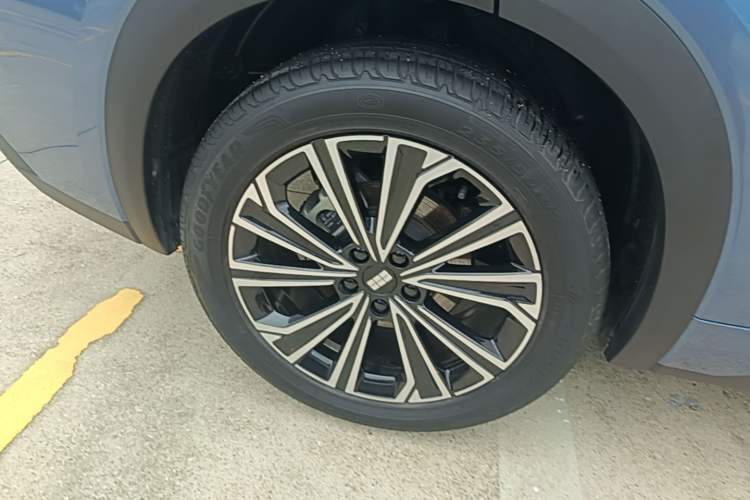 Used Geely Galaxy Xingjian 7 EM-i 2025 120km Navigator Edition Exterior 3