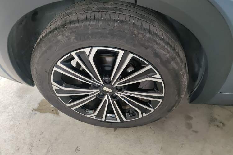 Used Geely Galaxy Xingjian 7 EM-i 2025 120km Navigator Edition Exterior 3