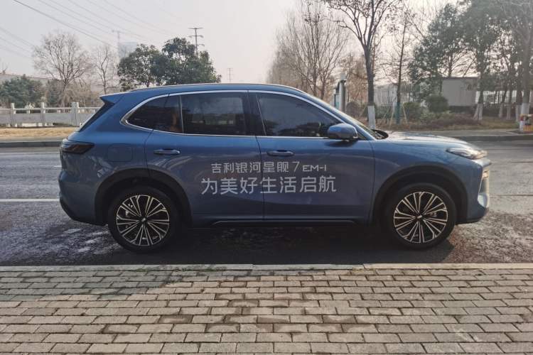 Used Geely Galaxy Xingjian 7 EM-i 2025 120km Navigator Edition Exterior 4