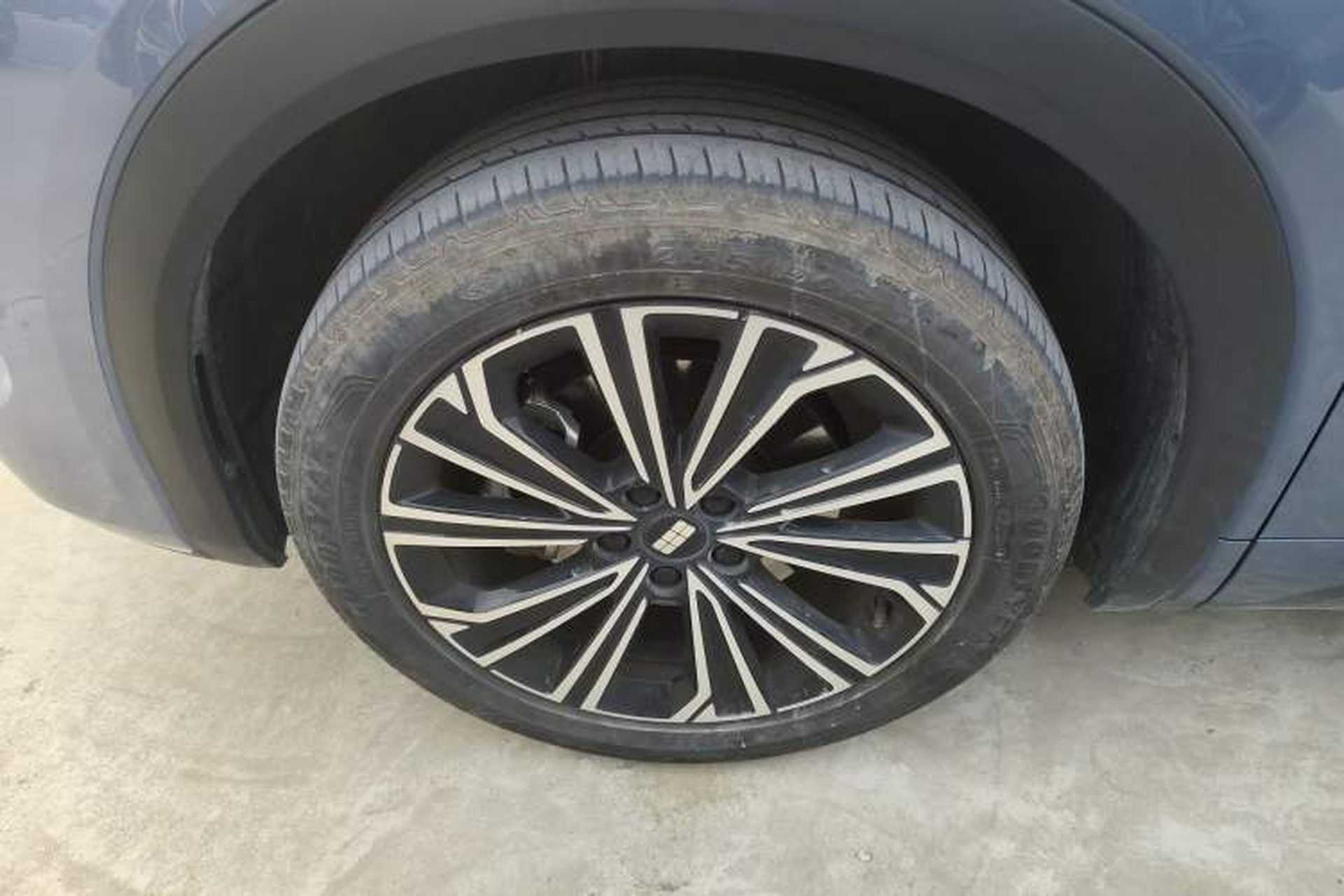 Used Geely Galaxy Xingjian 7 EM-i 2025 120km Navigator Edition Exterior 4