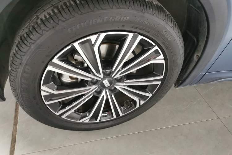Used Geely Galaxy Xingjian 7 EM-i 2025 120km Navigator Edition Exterior 4