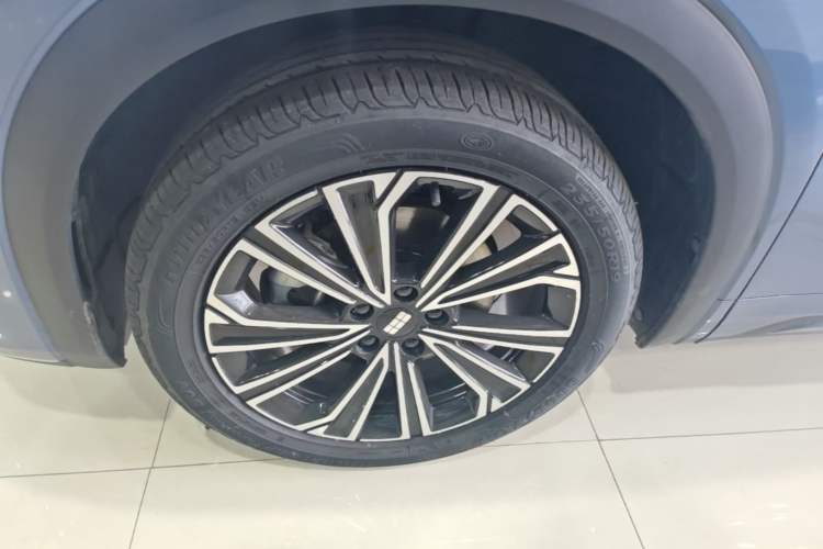 Used Geely Galaxy Xingjian 7 EM-i 2025 120km Exploration+ Version Exterior 4
