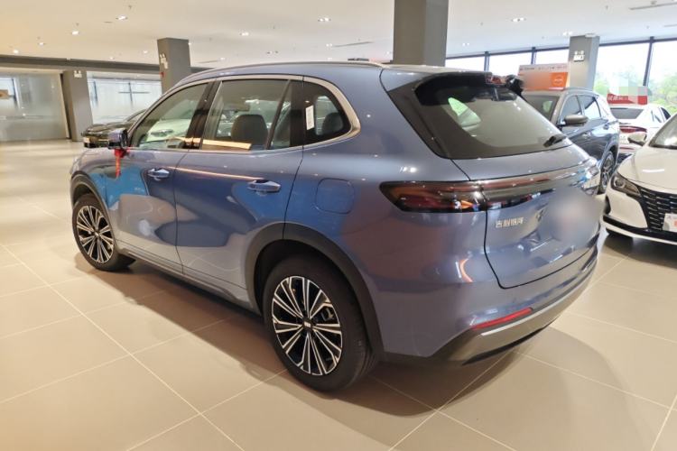 Used Geely Galaxy Xingjian 7 EM-i 2025 120km Navigator Edition Exterior 4
