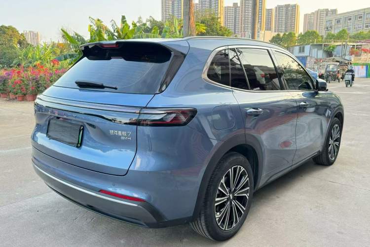 Used Geely Galaxy Xingjian 7 EM-i 2025 120km Navigator Edition Exterior 4