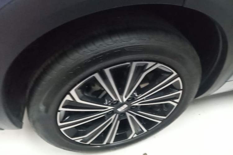 Used Geely Galaxy Xingjian 7 EM-i 2025 120km Navigator Edition Exterior 5