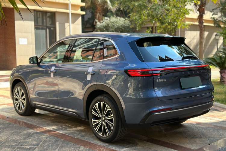 Used Geely Galaxy Xingjian 7 EM-i 2025 120km Navigator Edition Exterior 5
