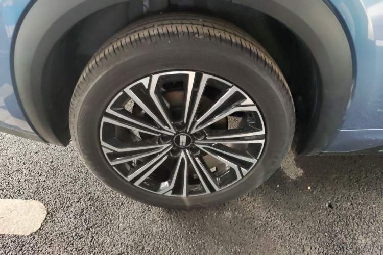 Used Geely Galaxy Xingjian 7 EM-i 2025 120km Navigator Edition Exterior 5