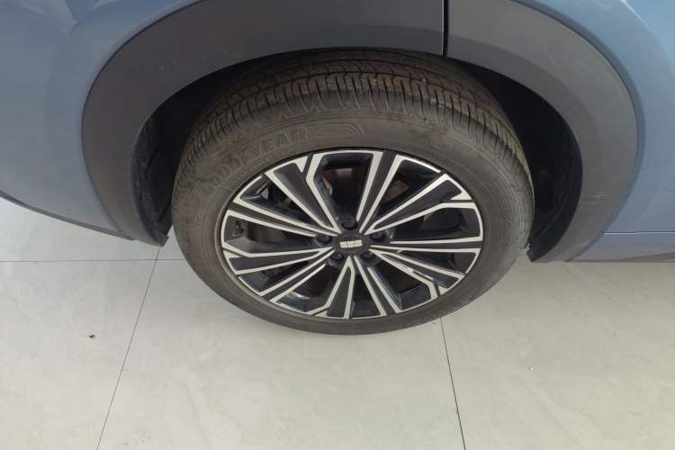 Used Geely Galaxy Xingjian 7 EM-i 2025 120km Navigator Edition Exterior 5