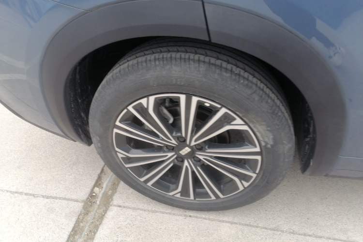 Used Geely Galaxy Xingjian 7 EM-i 2025 120km Navigator Edition Exterior 5