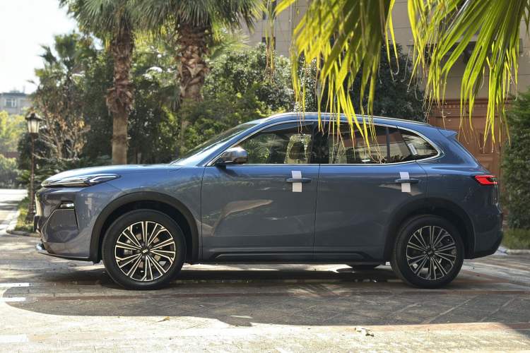 Used Geely Galaxy Xingjian 7 EM-i 2025 120km Navigator Edition Exterior 7