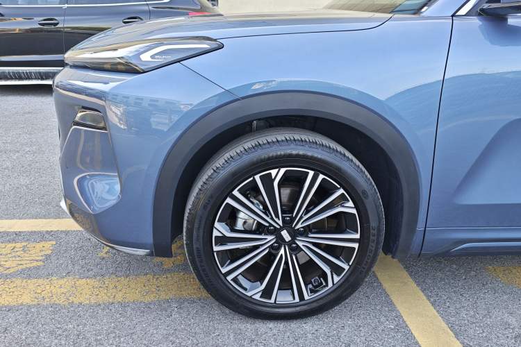 Used Geely Galaxy Xingjian 7 EM-i 2025 120km Navigator Edition Exterior 9