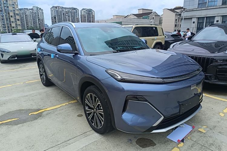 Used Geely Galaxy Xingjian 7 EM-i 2025 120km Navigator Edition Front Right 45 Deg
