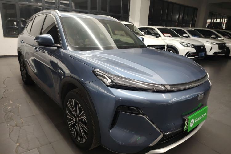 Used Geely Galaxy Xingjian 7 EM-i 2025 120km Navigator Edition Front Right 45 Deg