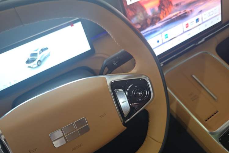 Used Geely Galaxy Xingjian 7 EM-i 2025 120km Navigator Edition Gear Lever