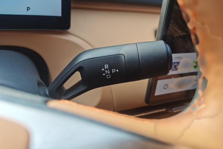 Used Geely Galaxy Xingjian 7 EM-i 2025 120km Navigator Edition Gear Lever