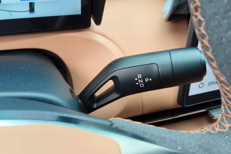Used Geely Galaxy Xingjian 7 EM-i 2025 120km Navigator Edition Gear Lever
