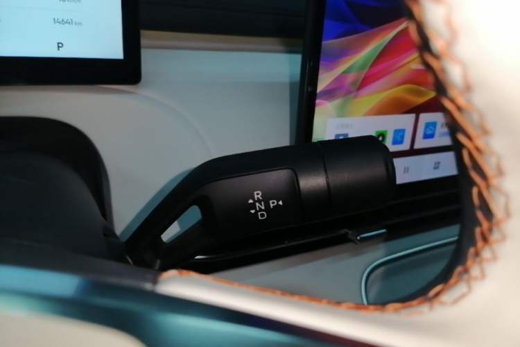 Used Geely Galaxy Xingjian 7 EM-i 2025 120km Navigator Edition Gear Lever