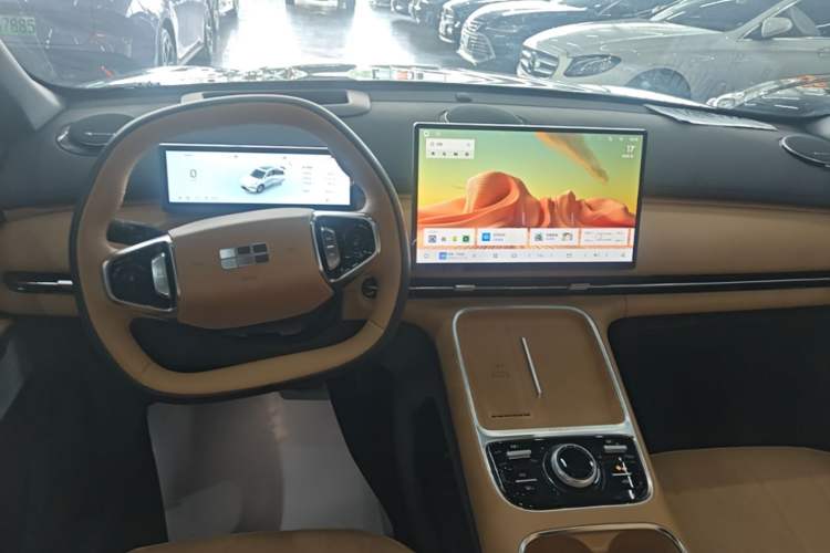 Used Geely Galaxy Xingjian 7 EM-i 2025 120km Navigator Edition Gear Lever