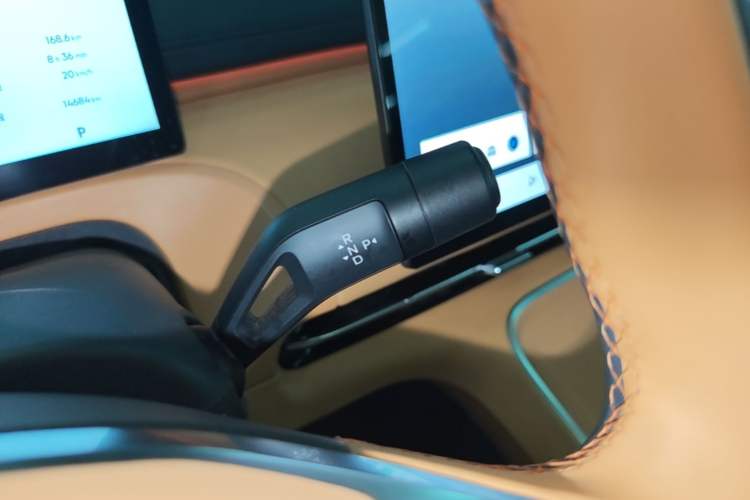 Used Geely Galaxy Xingjian 7 EM-i 2025 120km Navigator Edition Gear Lever