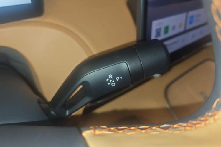 Used Geely Galaxy Xingjian 7 EM-i 2025 120km Navigator Edition Gear Lever