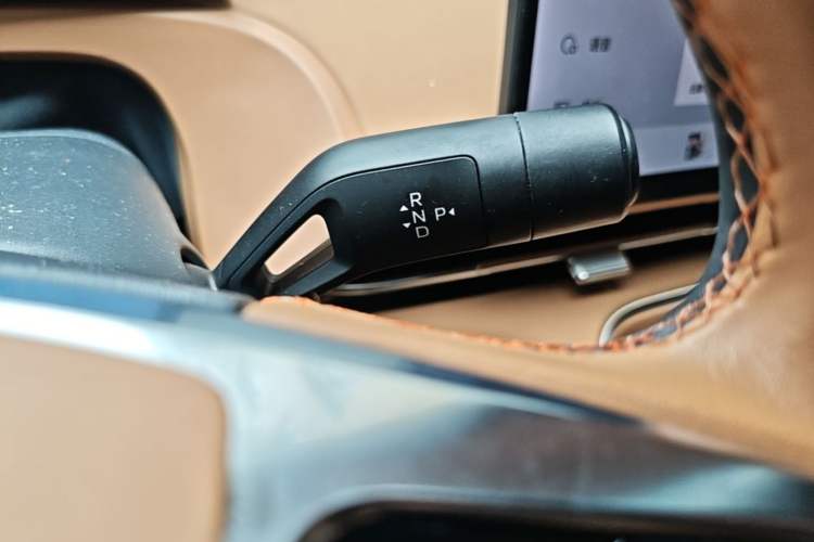 Used Geely Galaxy Xingjian 7 EM-i 2025 120km Navigator Edition Gear Lever