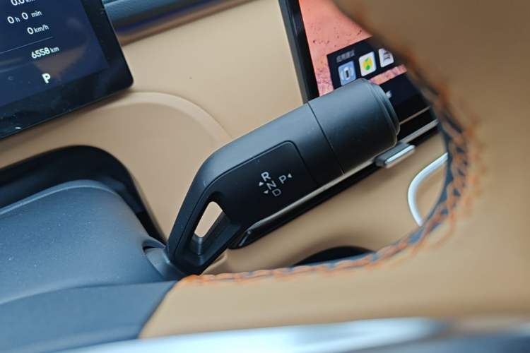 Used Geely Galaxy Xingjian 7 EM-i 2025 120km Navigator Edition Gear Lever