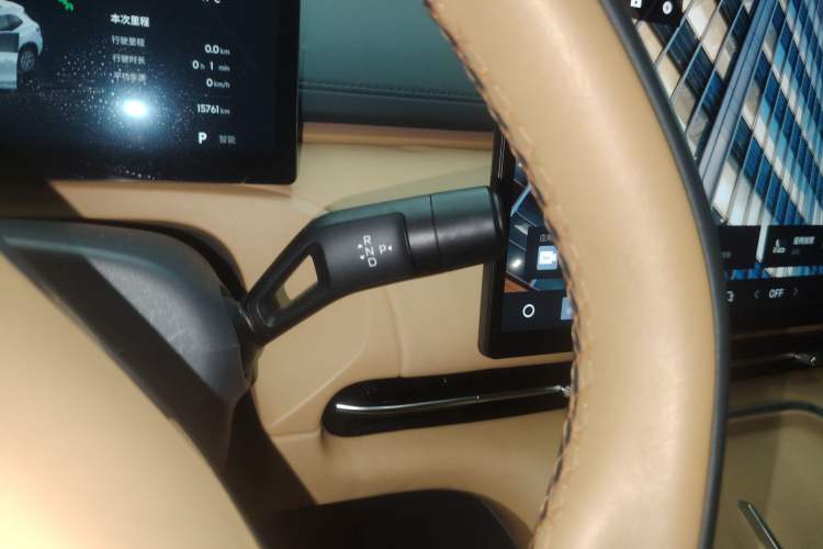 Used Geely Galaxy Xingjian 7 EM-i 2025 120km Navigator Edition Gear Lever
