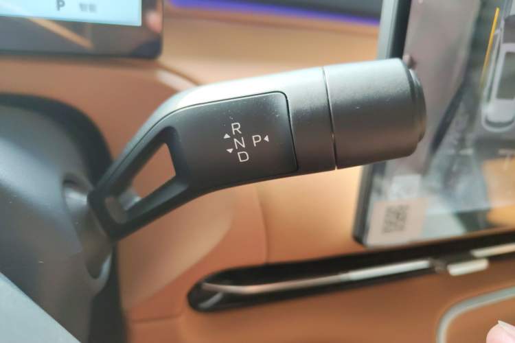Used Geely Galaxy Xingjian 7 EM-i 2025 120km Navigator Edition Gear Lever