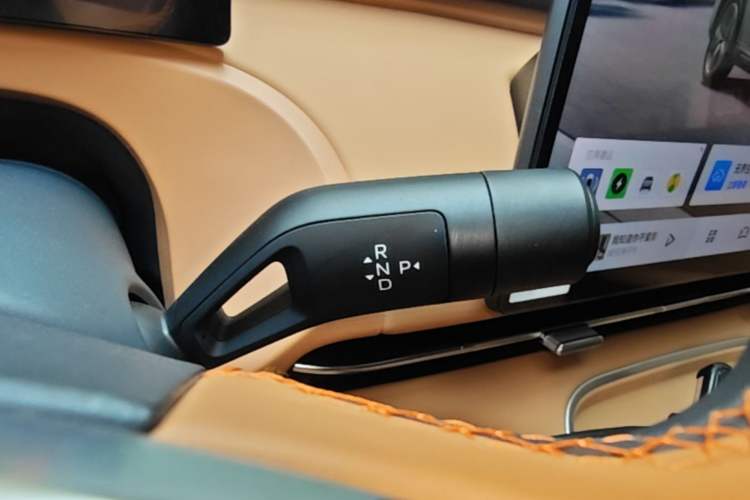 Used Geely Galaxy Xingjian 7 EM-i 2025 120km Navigator Edition Gear Lever