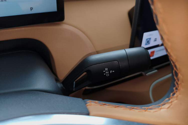 Used Geely Galaxy Xingjian 7 EM-i 2025 120km Navigator Edition Gear Lever