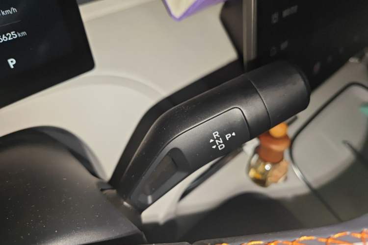 Used Geely Galaxy Xingjian 7 EM-i 2025 120km Navigator Edition Gear Lever