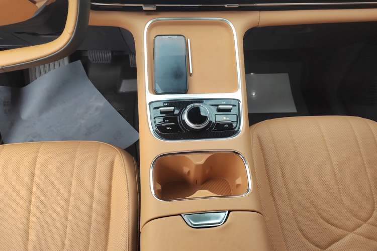 Used Geely Galaxy Xingjian 7 EM-i 2025 120km Navigator Edition Gear Lever