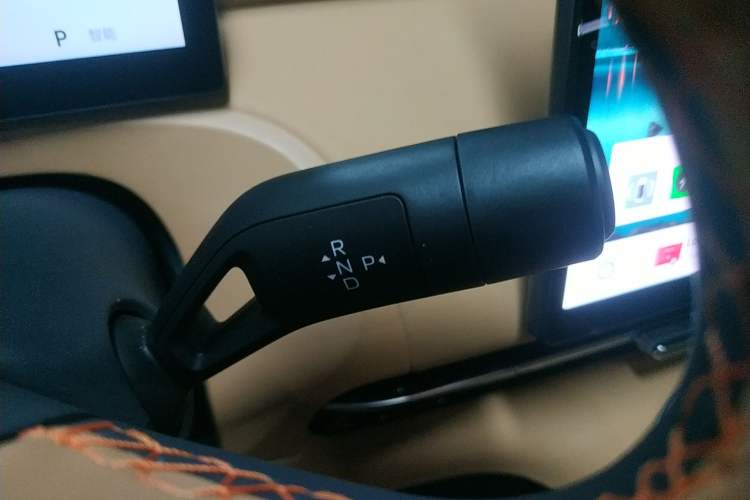 Used Geely Galaxy Xingjian 7 EM-i 2025 120km Navigator Edition Gear Lever
