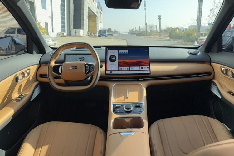 Used Geely Galaxy Xingjian 7 EM-i 2025 120km Navigator Edition Interior 1