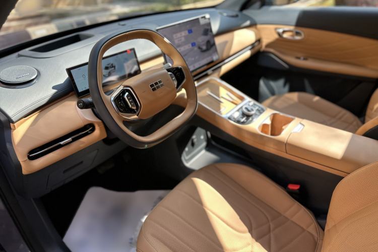 Used Geely Galaxy Xingjian 7 EM-i 2025 120km Navigator Edition Interior 1