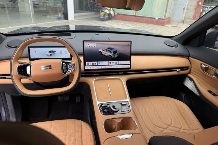 Used Geely Galaxy Xingjian 7 EM-i 2025 120km Exploration+ Version Interior 1