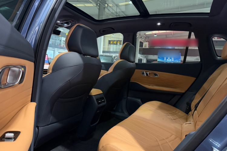 Used Geely Galaxy Xingjian 7 EM-i 2025 120km Exploration+ Version Interior 1