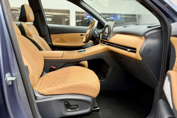 Used Geely Galaxy Xingjian 7 EM-i 2025 120km Navigator Edition Interior 1