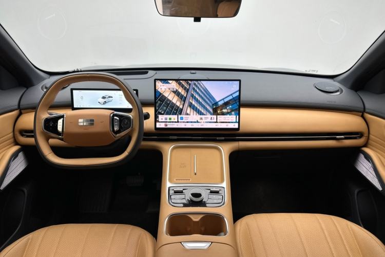 Used Geely Galaxy Xingjian 7 EM-i 2025 120km Navigator Edition Interior 2