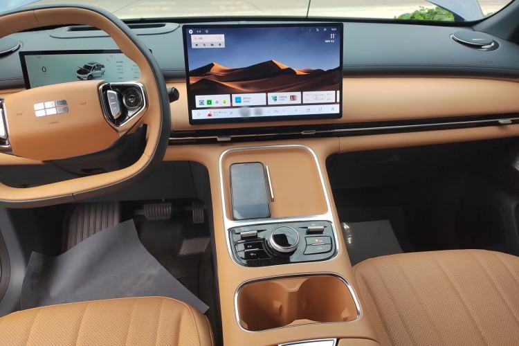 Used Geely Galaxy Xingjian 7 EM-i 2025 120km Navigator Edition Interior 2