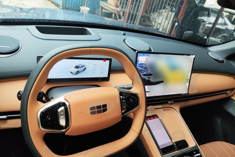 Used Geely Galaxy Xingjian 7 EM-i 2025 120km Navigator Edition Interior 2
