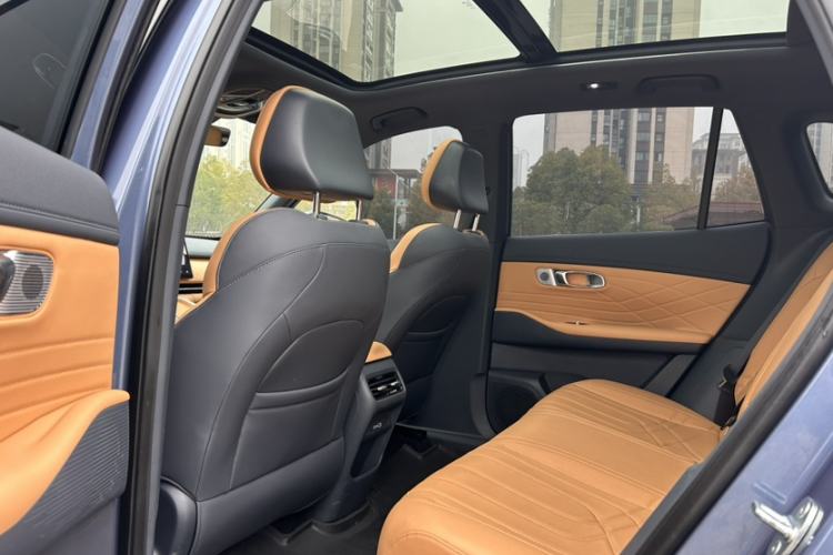 Used Geely Galaxy Xingjian 7 EM-i 2025 120km Navigator Edition Interior 3