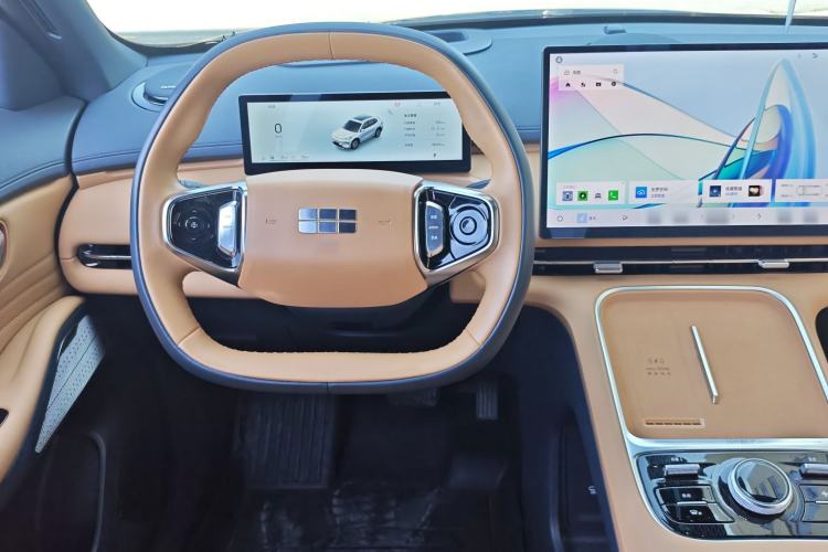 Used Geely Galaxy Xingjian 7 EM-i 2025 120km Navigator Edition Interior 3