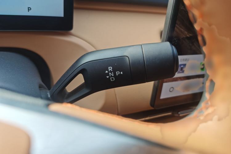 Used Geely Galaxy Xingjian 7 EM-i 2025 120km Navigator Edition Interior 4
