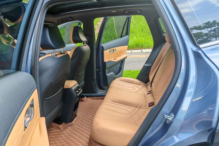 Used Geely Galaxy Xingjian 7 EM-i 2025 120km Exploration+ Version Interior 4