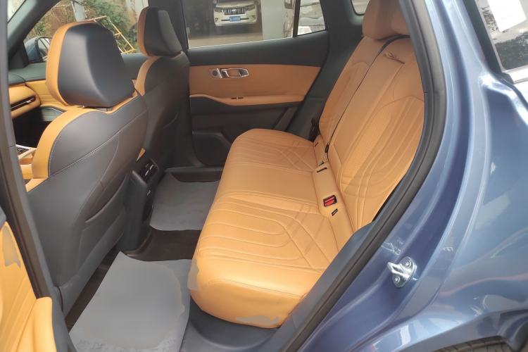 Used Geely Galaxy Xingjian 7 EM-i 2025 120km Navigator Edition Interior 4