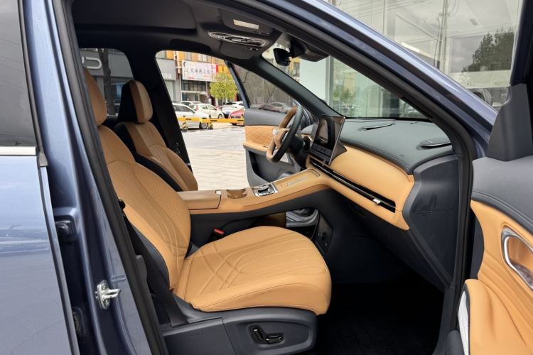 Used Geely Galaxy Xingjian 7 EM-i 2025 120km Exploration+ Version Interior 5